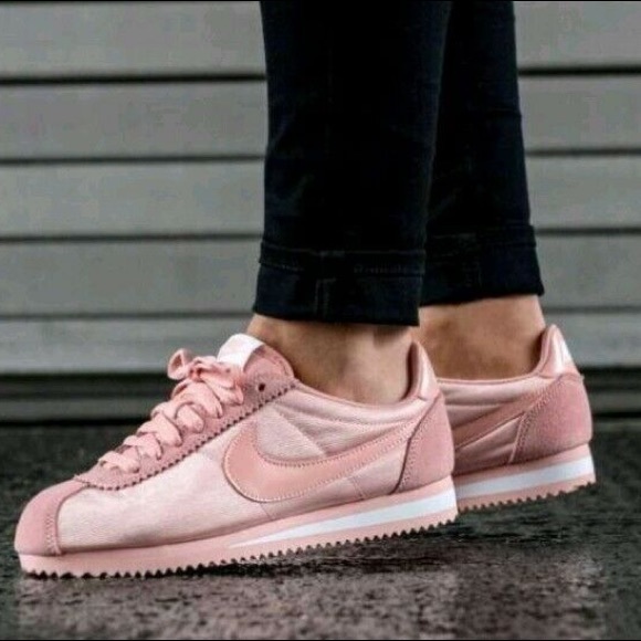 coral nike cortez